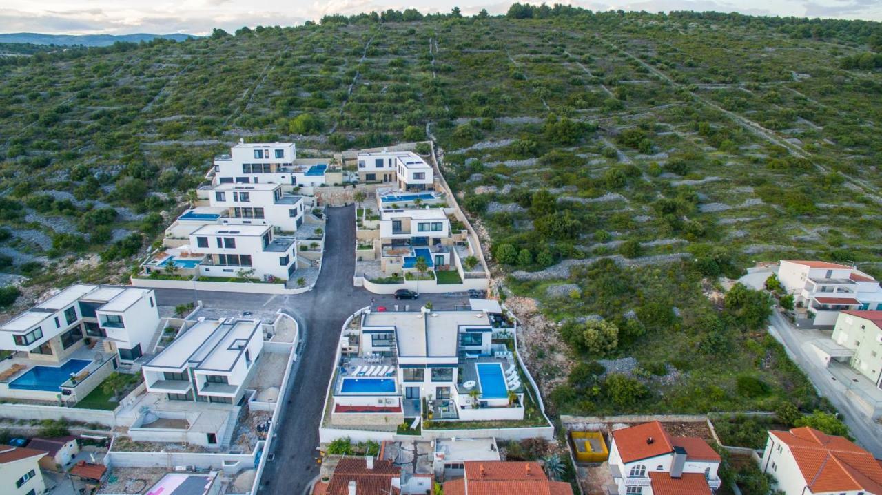 Holiday Home Olive Exclusive - 8 People, Heated Pool, Okrug Gornji, Sea View Trogir Bagian luar foto