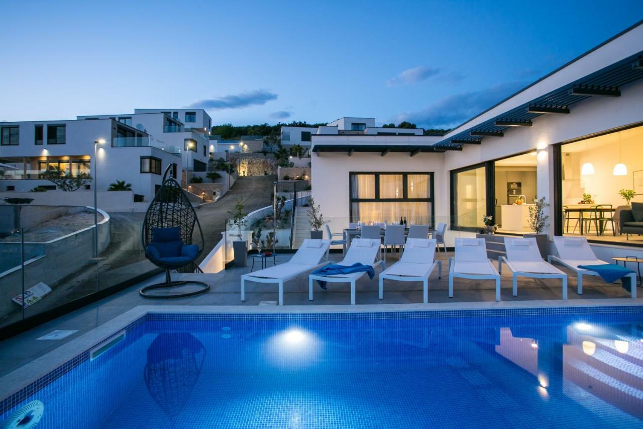 Holiday Home Olive Exclusive - 8 People, Heated Pool, Okrug Gornji, Sea View Trogir Bagian luar foto
