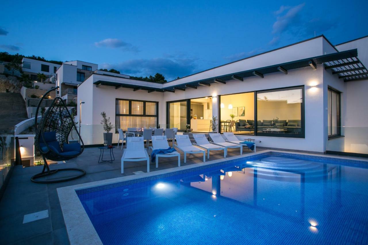 Holiday Home Olive Exclusive - 8 People, Heated Pool, Okrug Gornji, Sea View Trogir Bagian luar foto