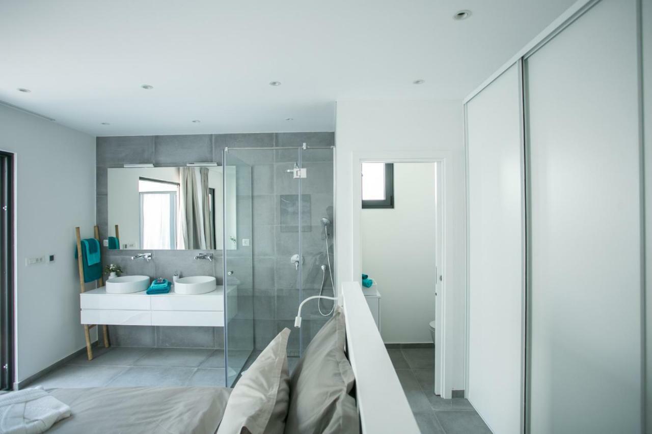 Holiday Home Olive Exclusive - 8 People, Heated Pool, Okrug Gornji, Sea View Trogir Bagian luar foto