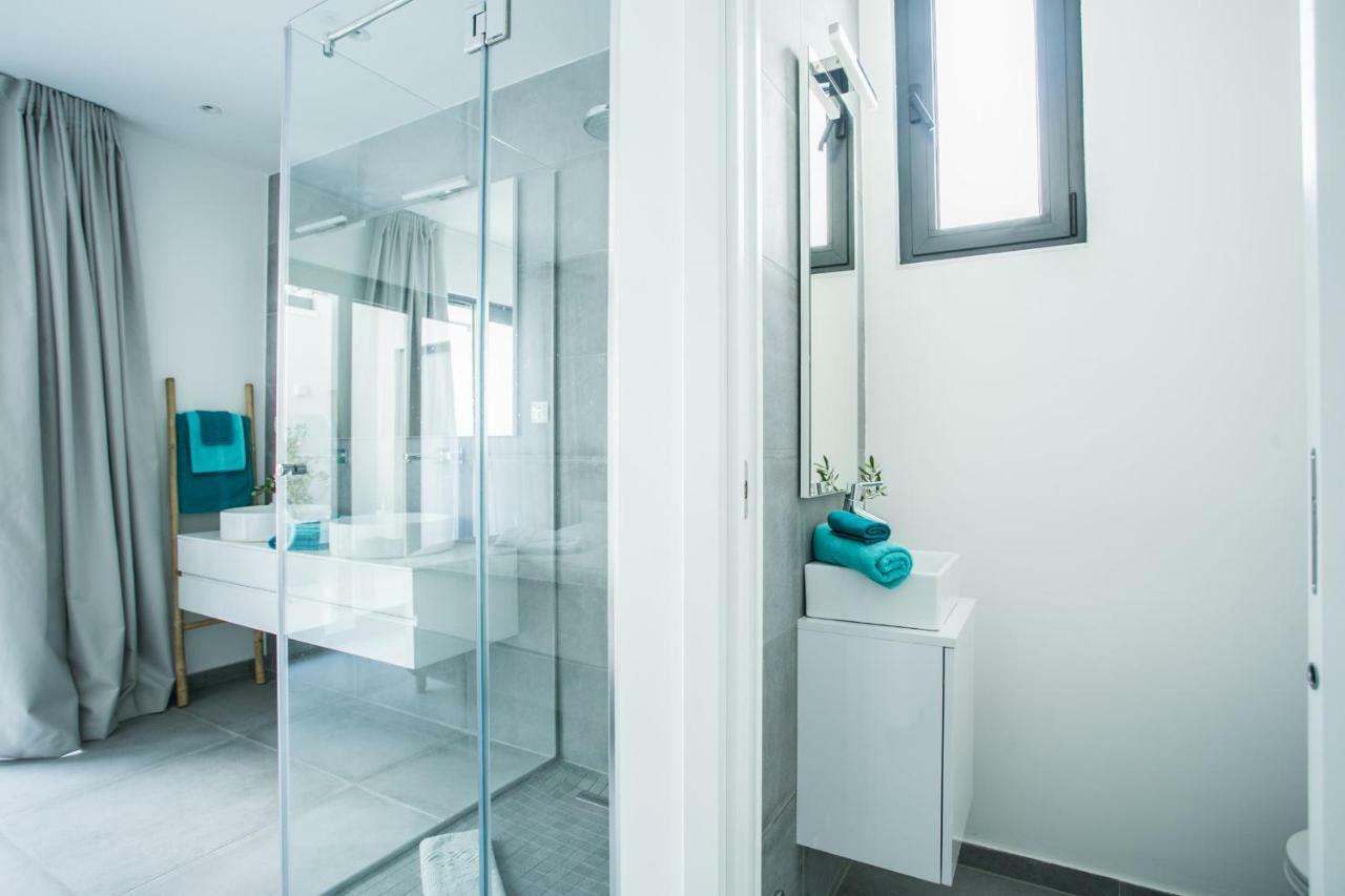 Holiday Home Olive Exclusive - 8 People, Heated Pool, Okrug Gornji, Sea View Trogir Bagian luar foto