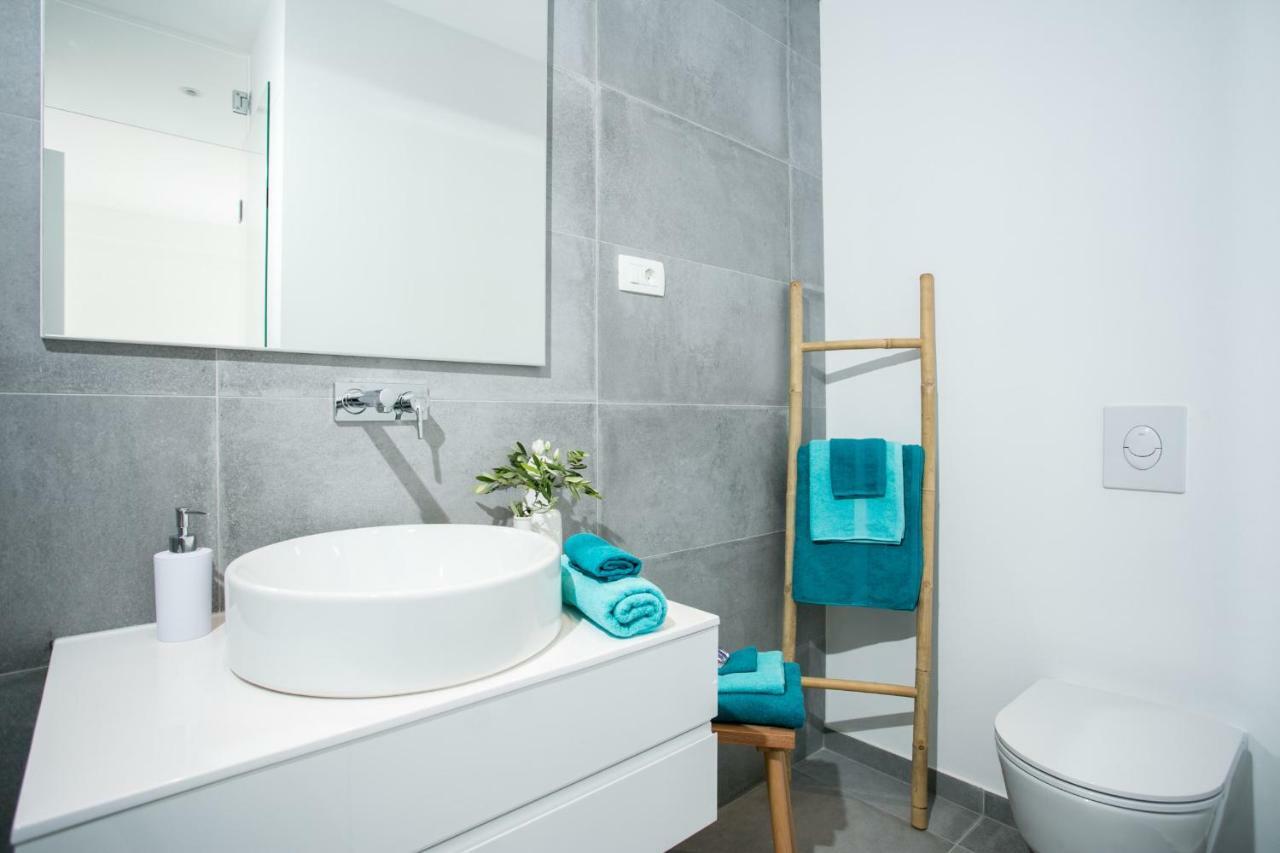 Holiday Home Olive Exclusive - 8 People, Heated Pool, Okrug Gornji, Sea View Trogir Bagian luar foto