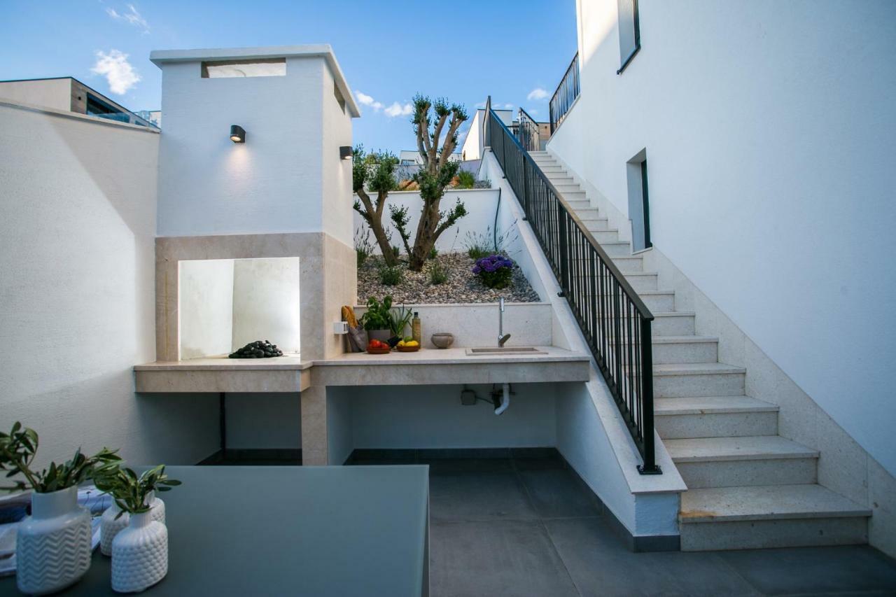 Holiday Home Olive Exclusive - 8 People, Heated Pool, Okrug Gornji, Sea View Trogir Bagian luar foto