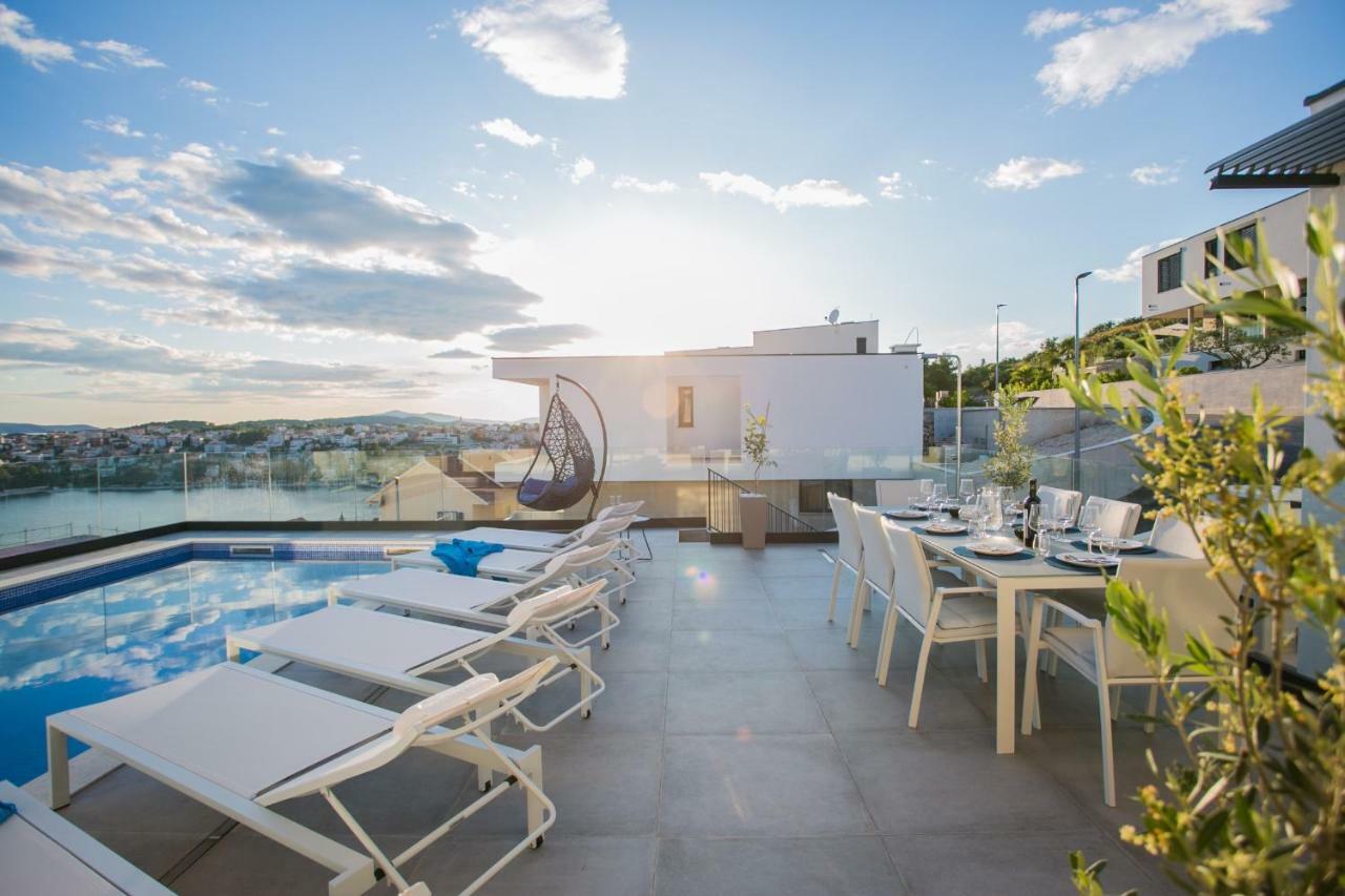 Holiday Home Olive Exclusive - 8 People, Heated Pool, Okrug Gornji, Sea View Trogir Bagian luar foto