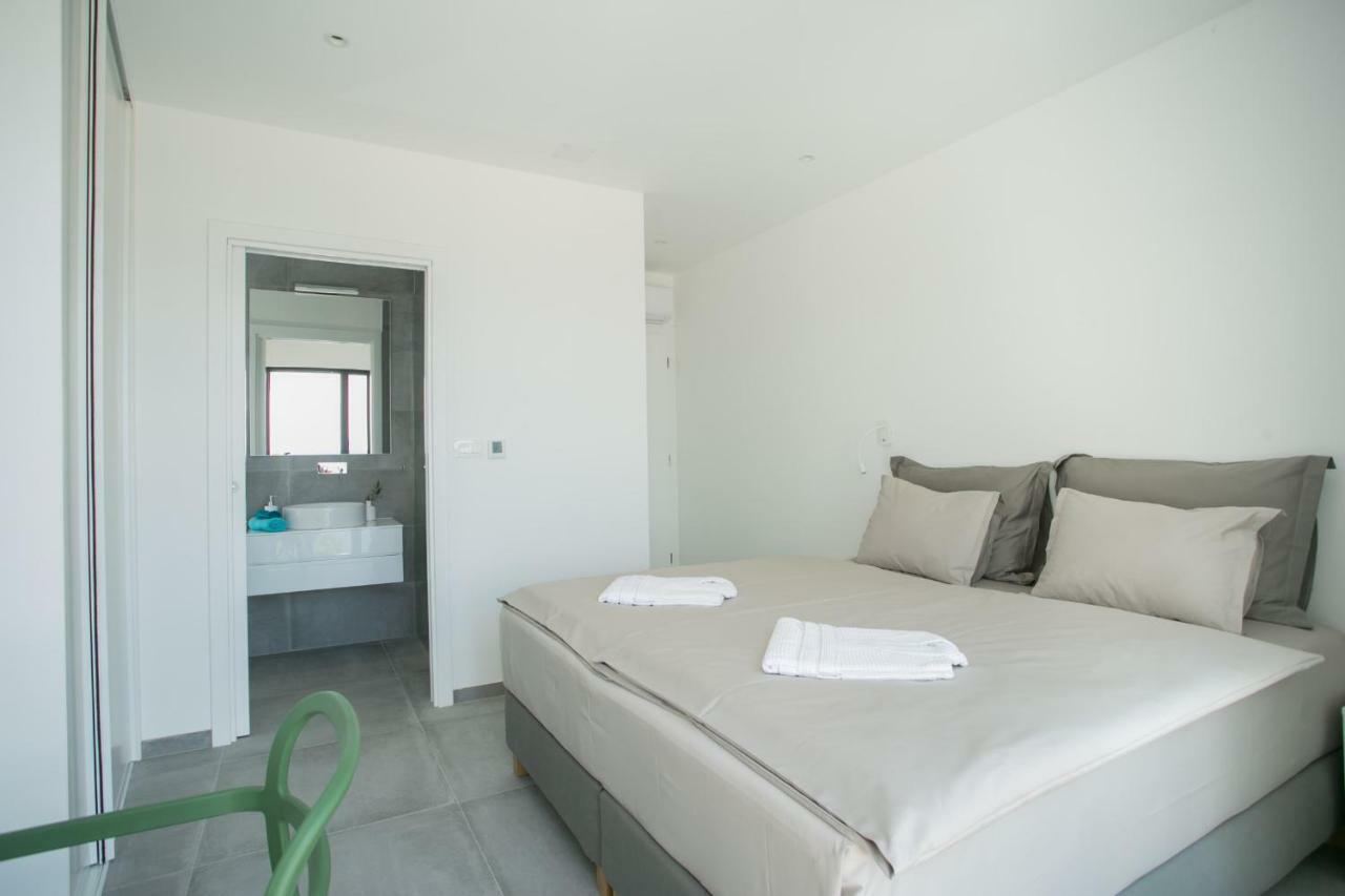 Holiday Home Olive Exclusive - 8 People, Heated Pool, Okrug Gornji, Sea View Trogir Bagian luar foto