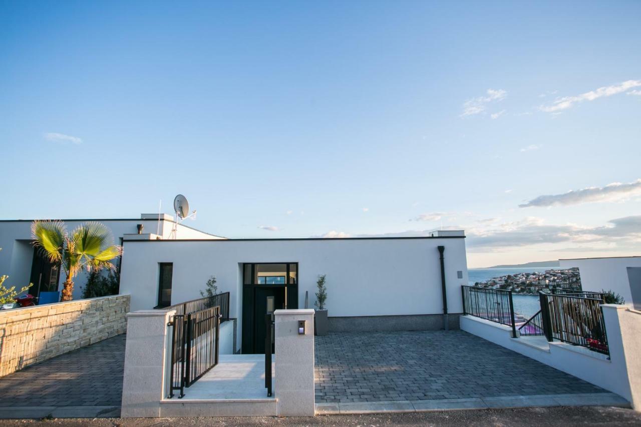 Holiday Home Olive Exclusive - 8 People, Heated Pool, Okrug Gornji, Sea View Trogir Bagian luar foto