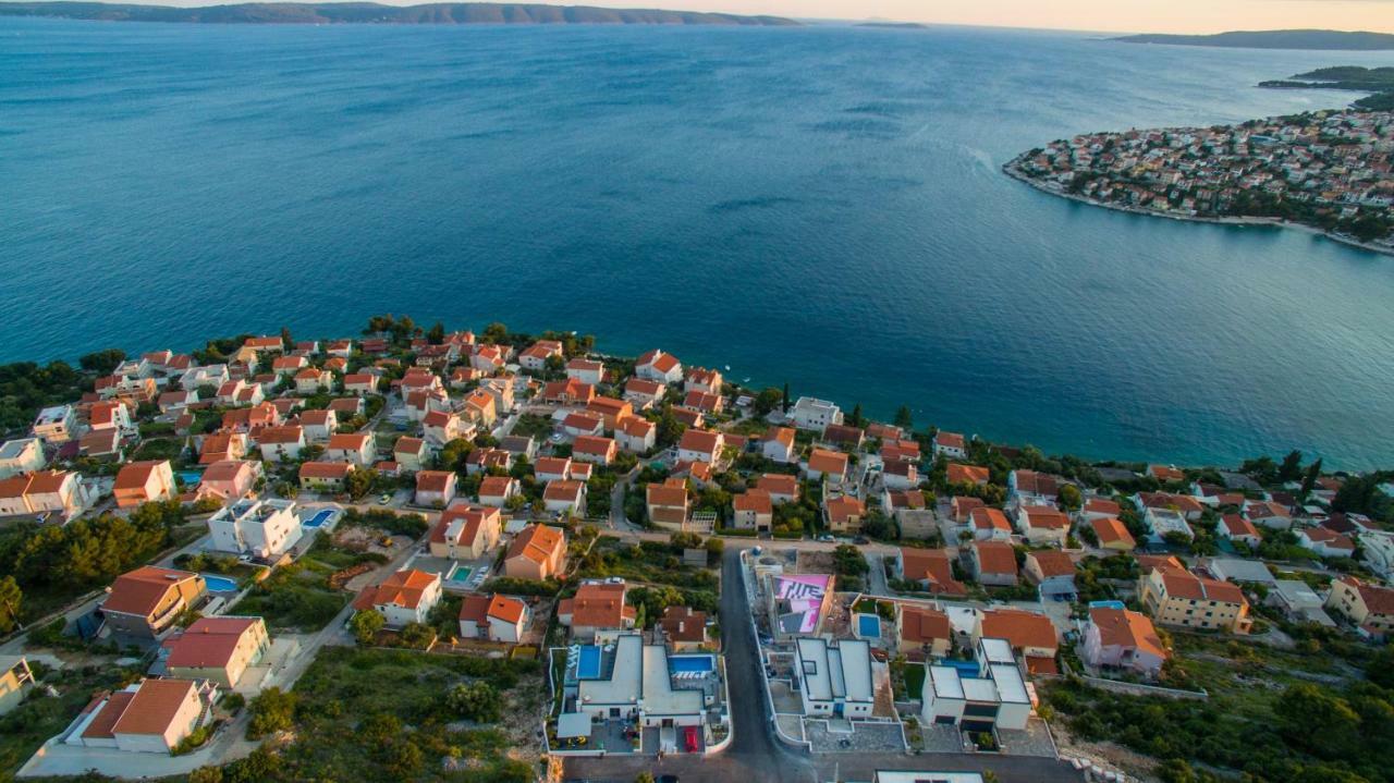Holiday Home Olive Exclusive - 8 People, Heated Pool, Okrug Gornji, Sea View Trogir Bagian luar foto