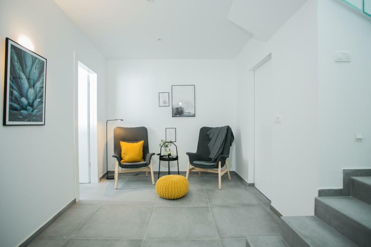 Holiday Home Olive Exclusive - 8 People, Heated Pool, Okrug Gornji, Sea View Trogir Bagian luar foto