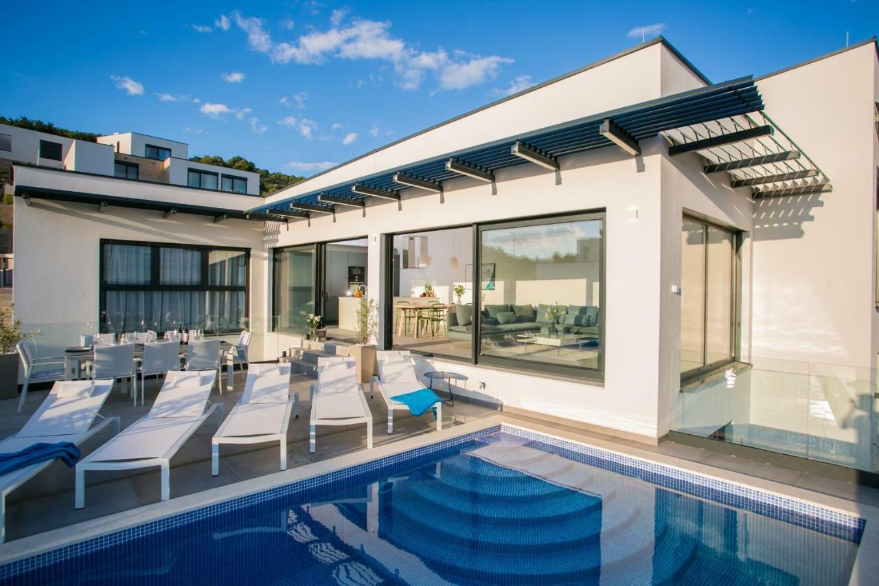 Holiday Home Olive Exclusive - 8 People, Heated Pool, Okrug Gornji, Sea View Trogir Bagian luar foto