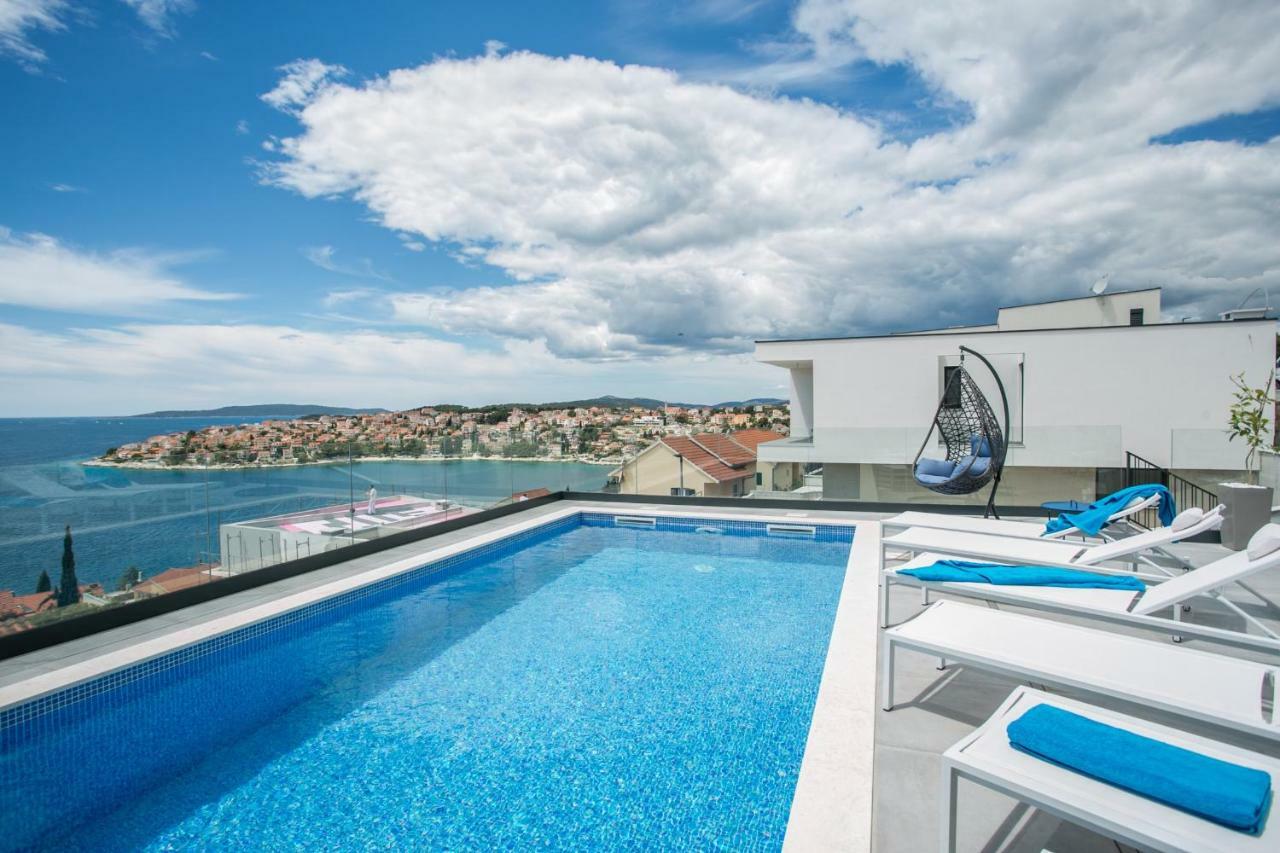 Holiday Home Olive Exclusive - 8 People, Heated Pool, Okrug Gornji, Sea View Trogir Bagian luar foto